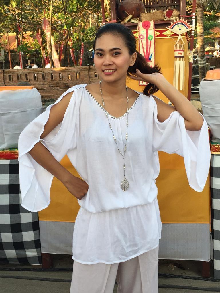 TOP SOLA White and Black - Lemongrass Bali Boutique